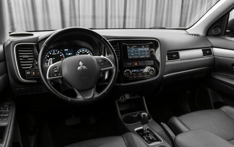 Mitsubishi Outlander III рестайлинг 3, 2012 год, 1 460 000 рублей, 7 фотография