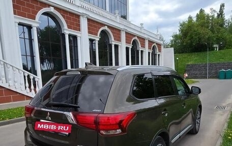 Mitsubishi Outlander III рестайлинг 3, 2019 год, 1 960 000 рублей, 5 фотография