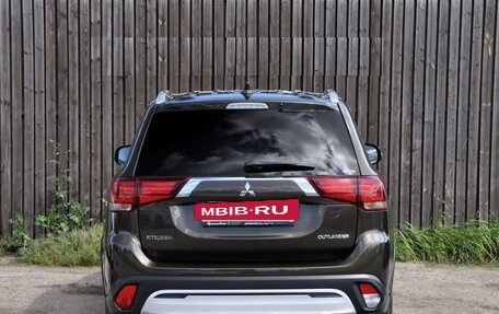 Mitsubishi Outlander III рестайлинг 3, 2019 год, 1 960 000 рублей, 9 фотография