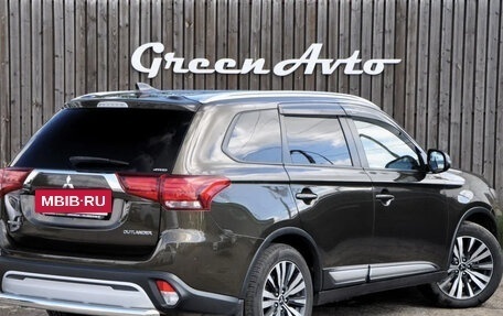 Mitsubishi Outlander III рестайлинг 3, 2019 год, 1 960 000 рублей, 19 фотография