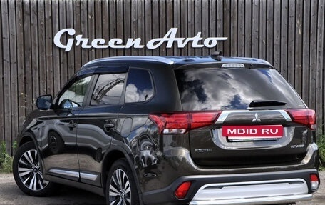 Mitsubishi Outlander III рестайлинг 3, 2019 год, 1 960 000 рублей, 17 фотография
