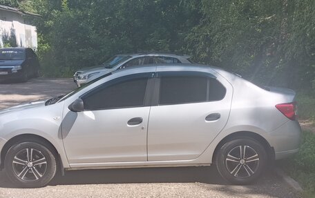 Renault Logan II, 2018 год, 790 000 рублей, 2 фотография