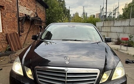 Mercedes-Benz E-Класс, 2011 год, 1 450 000 рублей, 2 фотография