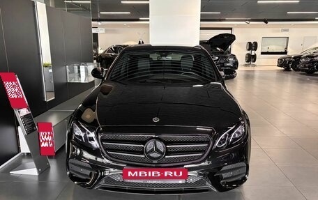 Mercedes-Benz E-Класс, 2019 год, 4 100 000 рублей, 3 фотография