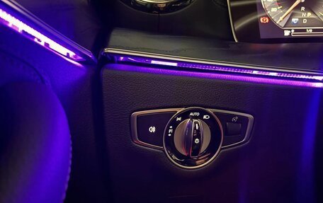 Mercedes-Benz E-Класс, 2019 год, 4 100 000 рублей, 20 фотография