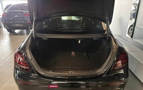 Mercedes-Benz E-Класс, 2019 год, 4 100 000 рублей, 21 фотография