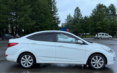 Hyundai Solaris II рестайлинг, 2013 год, 860 000 рублей, 2 фотография