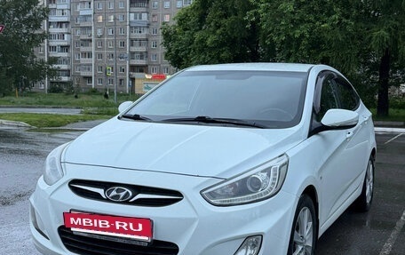 Hyundai Solaris II рестайлинг, 2013 год, 860 000 рублей, 7 фотография