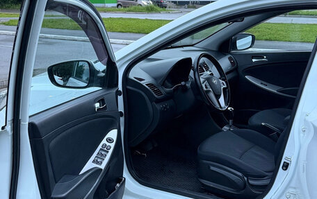 Hyundai Solaris II рестайлинг, 2013 год, 860 000 рублей, 12 фотография