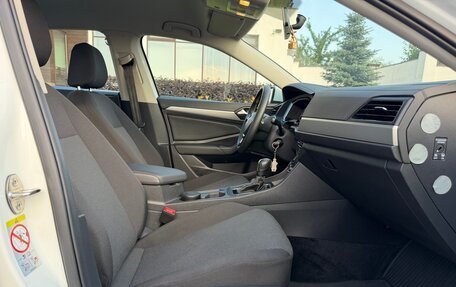Volkswagen Jetta VII, 2021 год, 1 900 000 рублей, 24 фотография