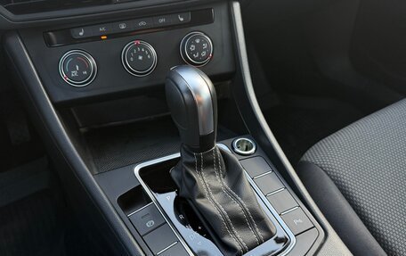 Volkswagen Jetta VII, 2021 год, 1 900 000 рублей, 33 фотография