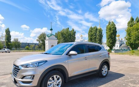 Hyundai Tucson III, 2019 год, 2 000 000 рублей, 2 фотография