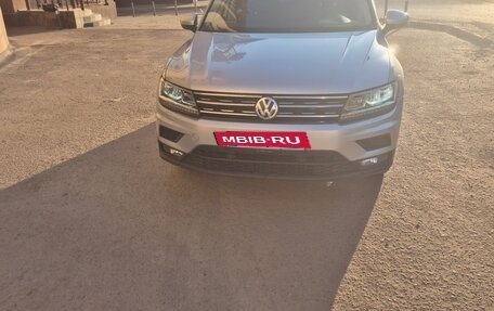 Volkswagen Tiguan II, 2019 год, 2 250 000 рублей, 3 фотография