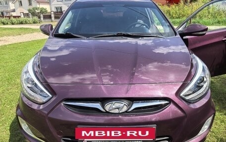Hyundai Solaris II рестайлинг, 2013 год, 800 000 рублей, 5 фотография