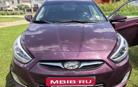 Hyundai Solaris II рестайлинг, 2013 год, 800 000 рублей, 3 фотография