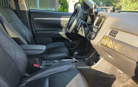 Mitsubishi Outlander III рестайлинг 3, 2014 год, 1 300 000 рублей, 7 фотография