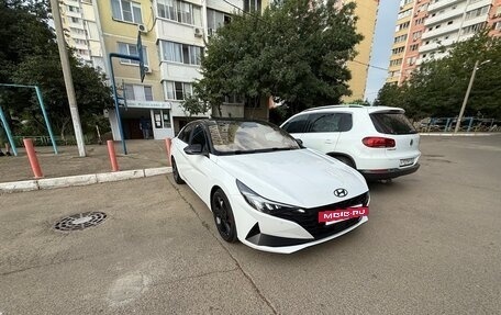 Hyundai Elantra, 2022 год, 1 950 000 рублей, 3 фотография