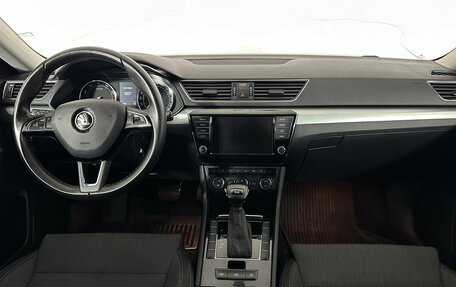 Skoda Superb III рестайлинг, 2016 год, 1 677 500 рублей, 7 фотография