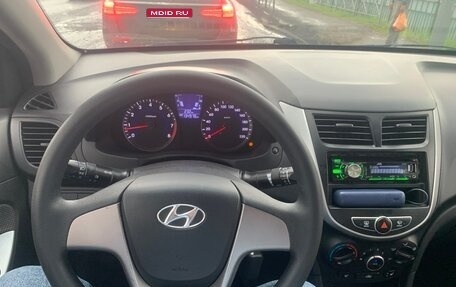 Hyundai Solaris II рестайлинг, 2011 год, 610 000 рублей, 1 фотография