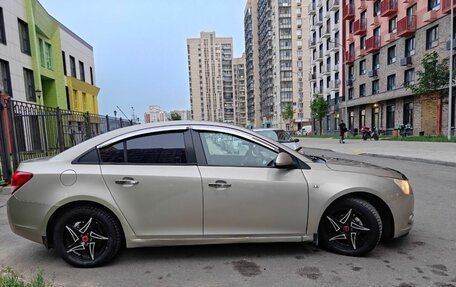 Chevrolet Cruze II, 2010 год, 660 000 рублей, 5 фотография