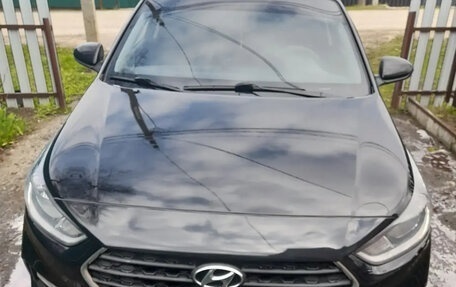 Hyundai Solaris II рестайлинг, 2018 год, 1 300 000 рублей, 1 фотография