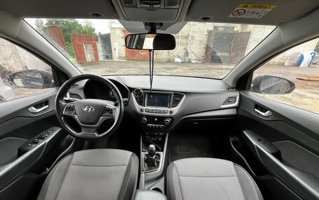 Hyundai Solaris II рестайлинг, 2018 год, 1 300 000 рублей, 5 фотография