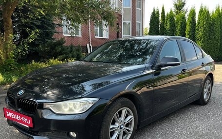 BMW 3 серия, 2015 год, 1 800 000 рублей, 3 фотография