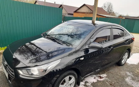 Hyundai Solaris II рестайлинг, 2018 год, 1 300 000 рублей, 3 фотография