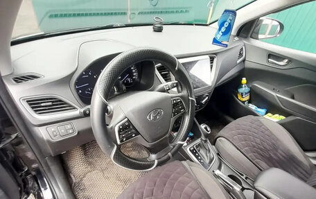 Hyundai Solaris II рестайлинг, 2018 год, 1 300 000 рублей, 7 фотография