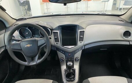 Chevrolet Cruze II, 2011 год, 400 000 рублей, 15 фотография