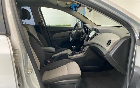 Chevrolet Cruze II, 2011 год, 400 000 рублей, 17 фотография