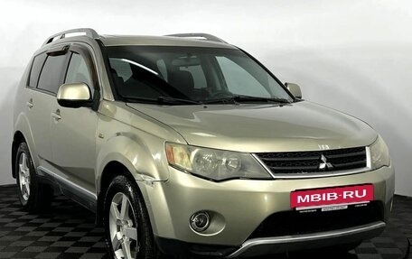 Mitsubishi Outlander III рестайлинг 3, 2007 год, 645 000 рублей, 4 фотография