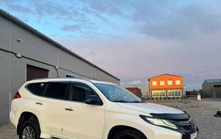 Mitsubishi Pajero Sport III рестайлинг, 2017 год, 3 800 000 рублей, 8 фотография