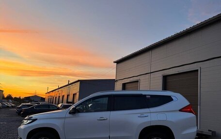 Mitsubishi Pajero Sport III рестайлинг, 2017 год, 3 800 000 рублей, 3 фотография