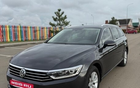 Volkswagen Passat B8 рестайлинг, 2019 год, 2 088 000 рублей, 2 фотография