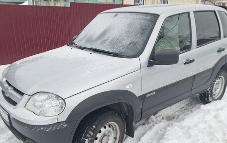 Chevrolet Niva I рестайлинг, 2018 год, 700 000 рублей, 5 фотография