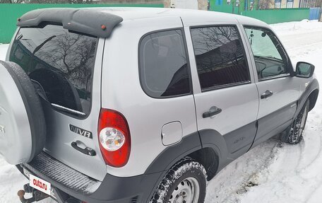 Chevrolet Niva I рестайлинг, 2018 год, 700 000 рублей, 4 фотография