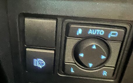 Toyota Land Cruiser Prado 150 рестайлинг 2, 2021 год, 6 400 000 рублей, 10 фотография