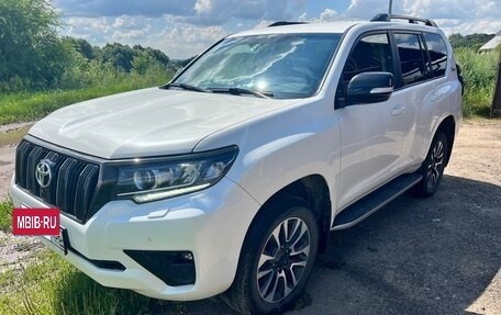 Toyota Land Cruiser Prado 150 рестайлинг 2, 2021 год, 6 400 000 рублей, 6 фотография