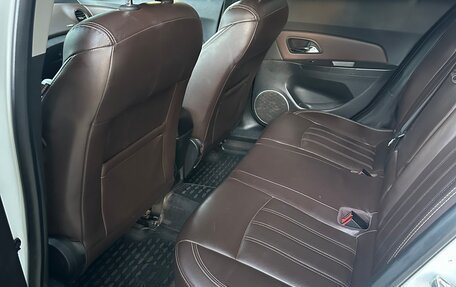 Chevrolet Cruze II, 2013 год, 1 096 000 рублей, 10 фотография