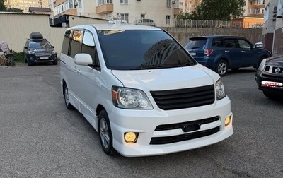 Toyota Noah III, 2004 год, 850 000 рублей, 1 фотография