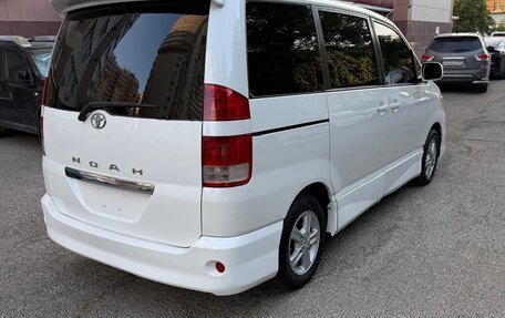 Toyota Noah III, 2004 год, 850 000 рублей, 7 фотография