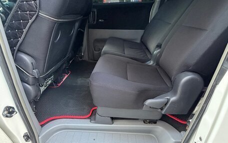 Toyota Noah III, 2004 год, 850 000 рублей, 18 фотография