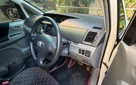 Toyota Noah III, 2004 год, 850 000 рублей, 12 фотография