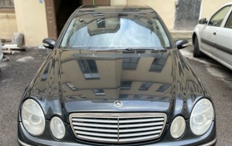 Mercedes-Benz E-Класс, 2003 год, 435 000 рублей, 3 фотография