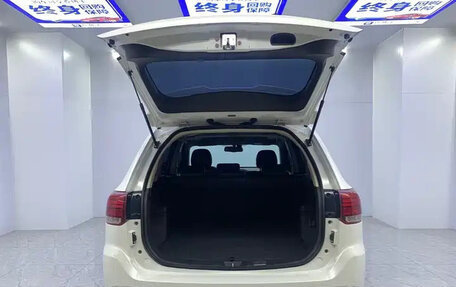 Mitsubishi Outlander III рестайлинг 3, 2021 год, 1 950 666 рублей, 6 фотография