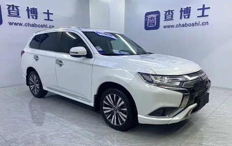 Mitsubishi Outlander III рестайлинг 3, 2021 год, 1 950 666 рублей, 1 фотография