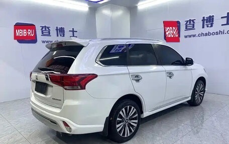Mitsubishi Outlander III рестайлинг 3, 2021 год, 1 950 666 рублей, 7 фотография