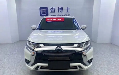 Mitsubishi Outlander III рестайлинг 3, 2021 год, 1 950 666 рублей, 2 фотография