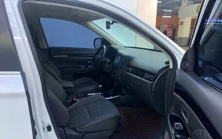 Mitsubishi Outlander III рестайлинг 3, 2021 год, 1 950 666 рублей, 20 фотография
